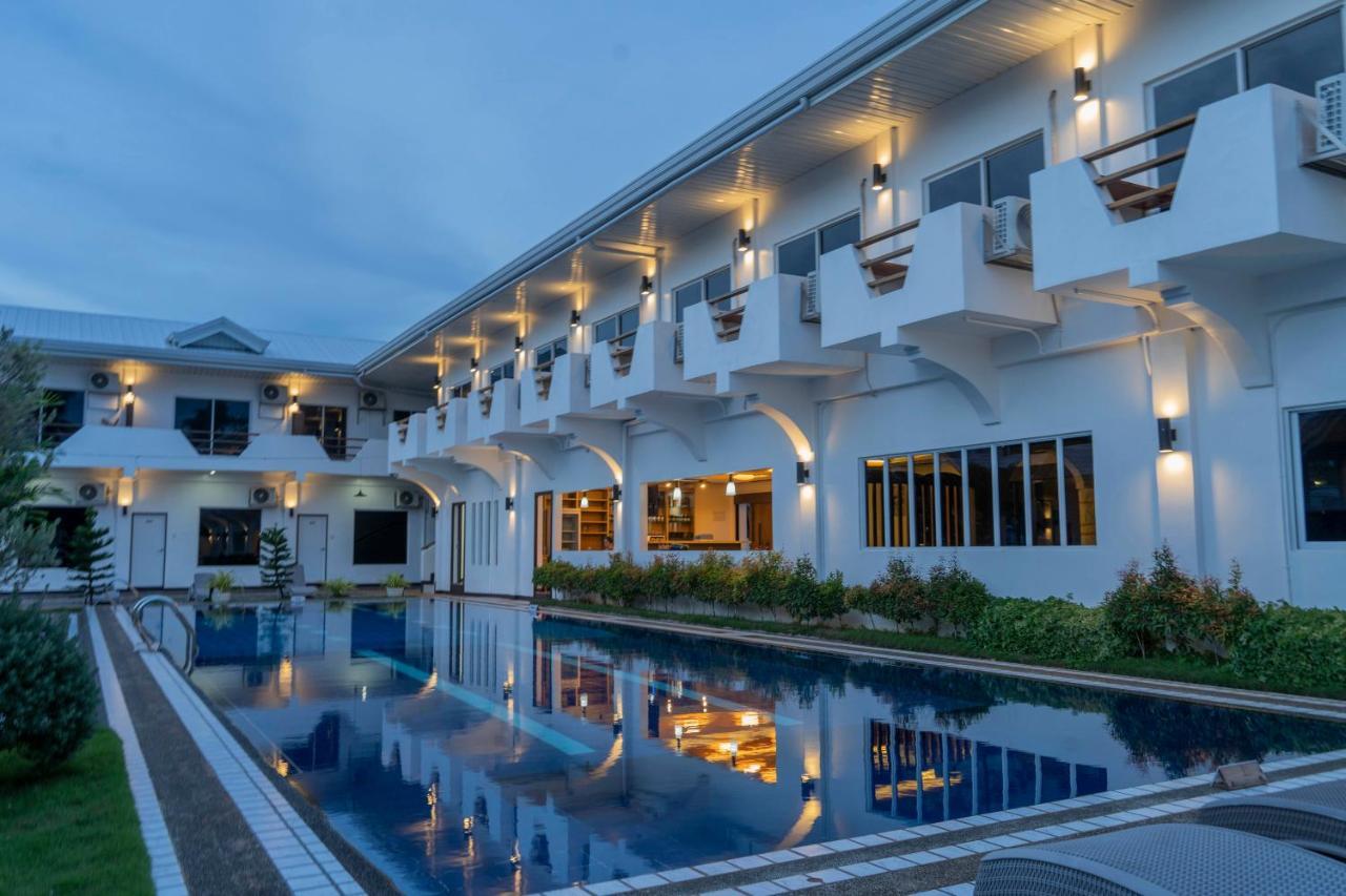 Adela Resort Panglao Exterior photo